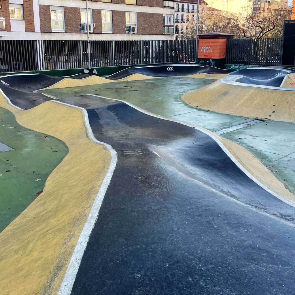 Surfskate Group Class | Pumptrack Chamberí