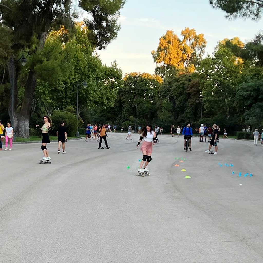 Bonos Clases Grupales Surfskate | Parque del Retiro - Carving Social Club