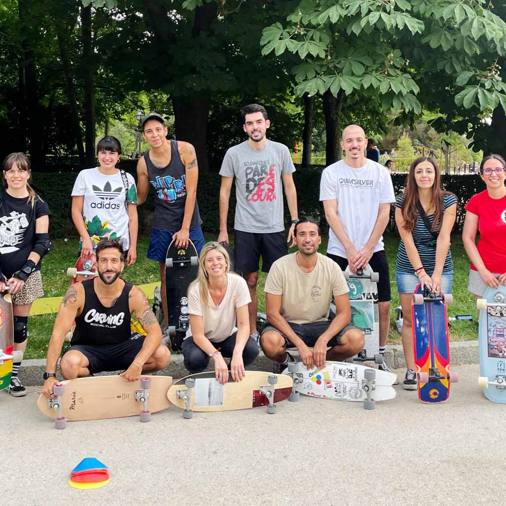 Clase Grupal Surfskate | Nivel Básico | Parque del Retiro - Carving Social Club