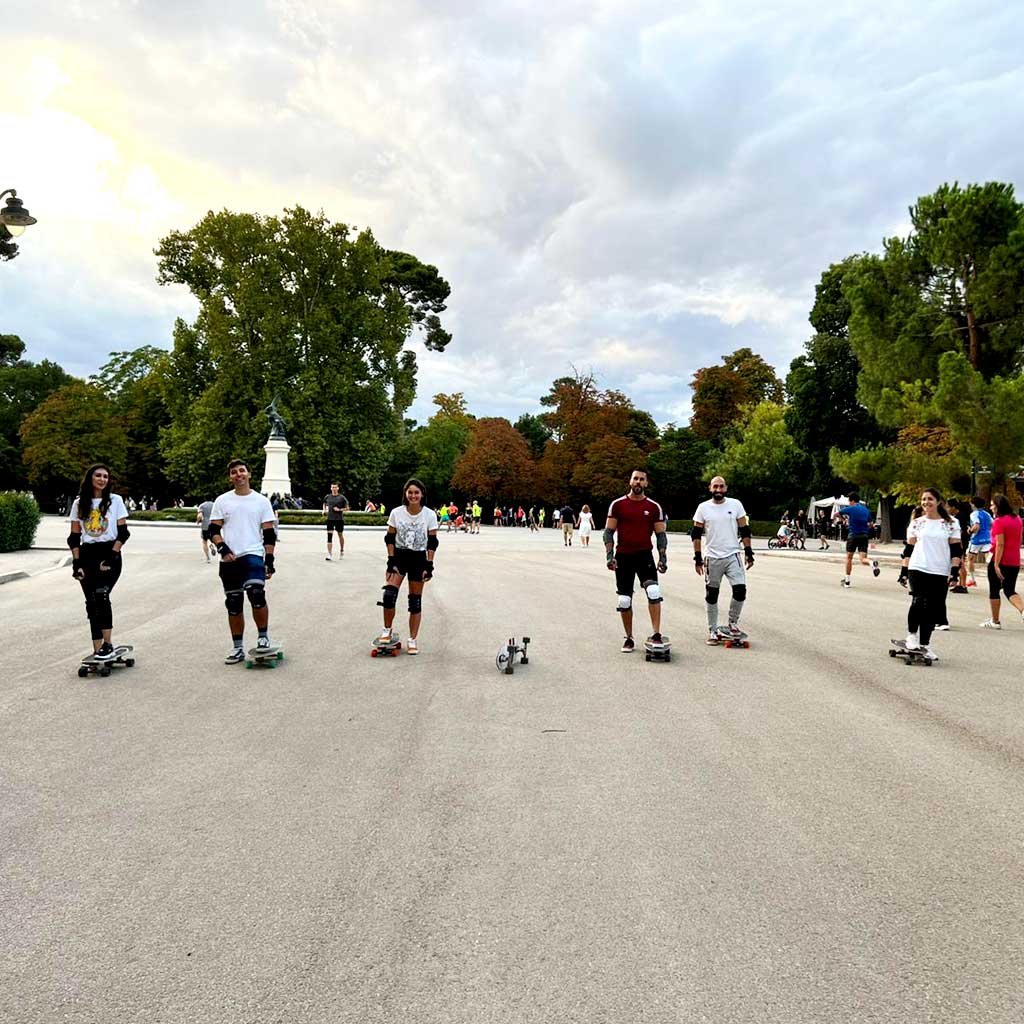 Clase Grupal Surfskate | Nivel Básico | Parque del Retiro - Carving Social Club