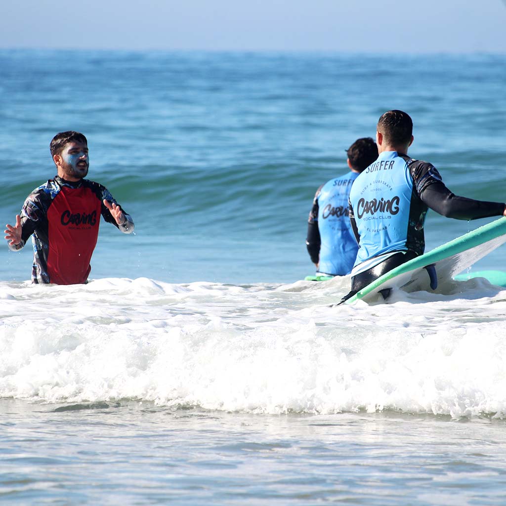 Clase Grupal de Surf | Playa El Palmar - Carving Social Club